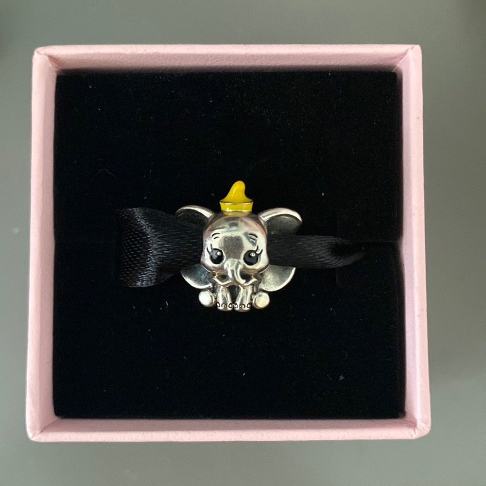 Disneys Dumbo charm